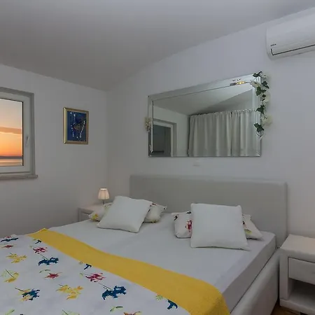 Apartment Karmela