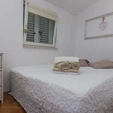 Karmela Apartment Makarska